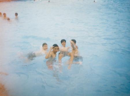 avec les amis a la picin